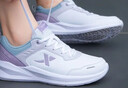 特步女鞋夏季新款皮面防水运动鞋女轻便增高休闲鞋软底透气跑步鞋 白紫兰 40 实拍图
