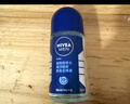 妮维雅（NIVEA）抑汗除臭净味香体腋下止汗露男士黑白出众爽身走珠液50ml*3 实拍图