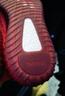 阿迪达斯YEEZY350魔鬼辣椒椰子透气男女新年红休闲鞋GW6945 42 实拍图