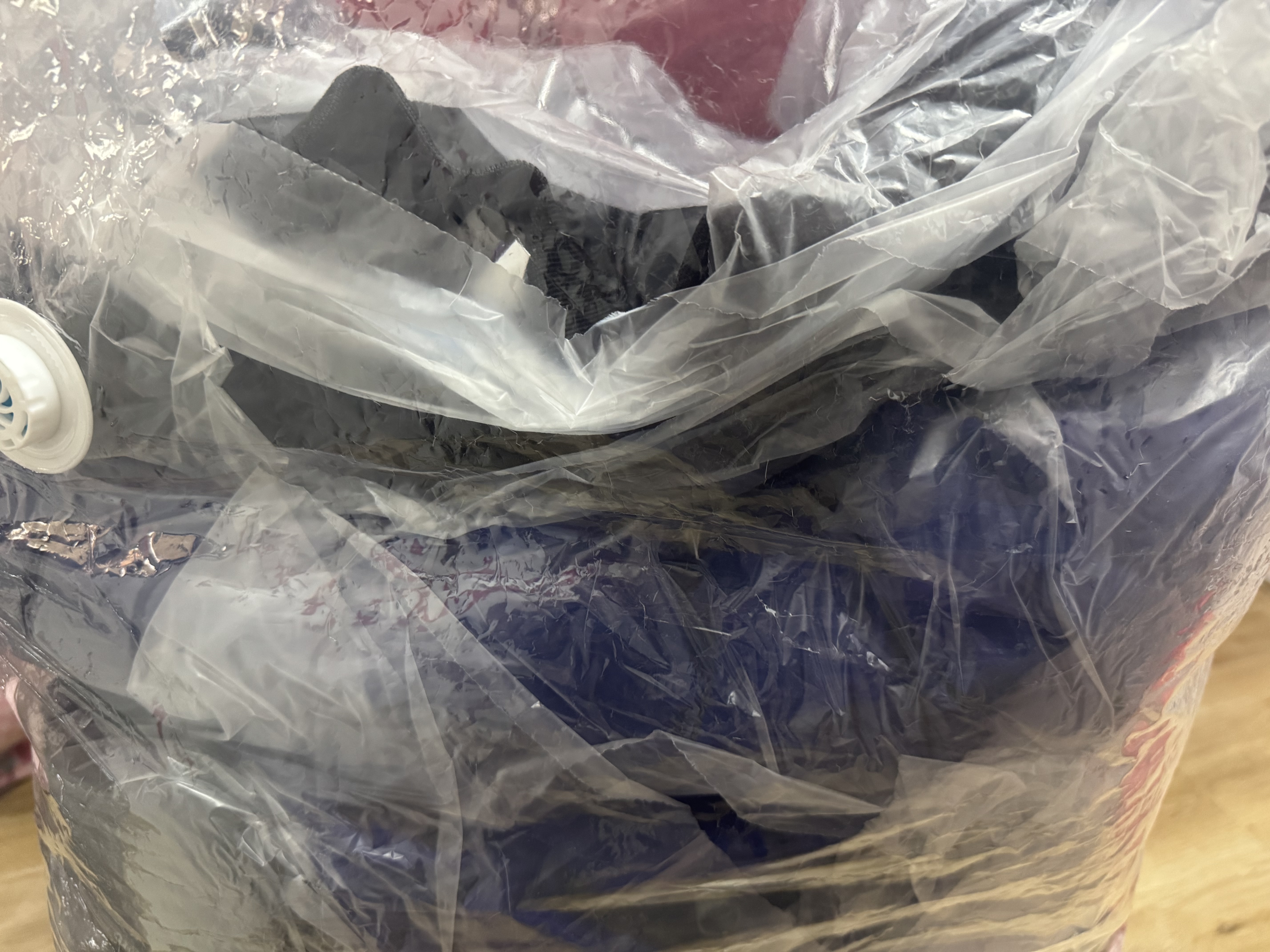 【换季推荐】洗衣洗鞋服务 洗羽绒服/毛呢大衣/外套/洗鞋任洗 顺丰免费取送 干洗/湿洗 高温消毒杀菌 衣服任洗4件 预约今日上门 实拍图