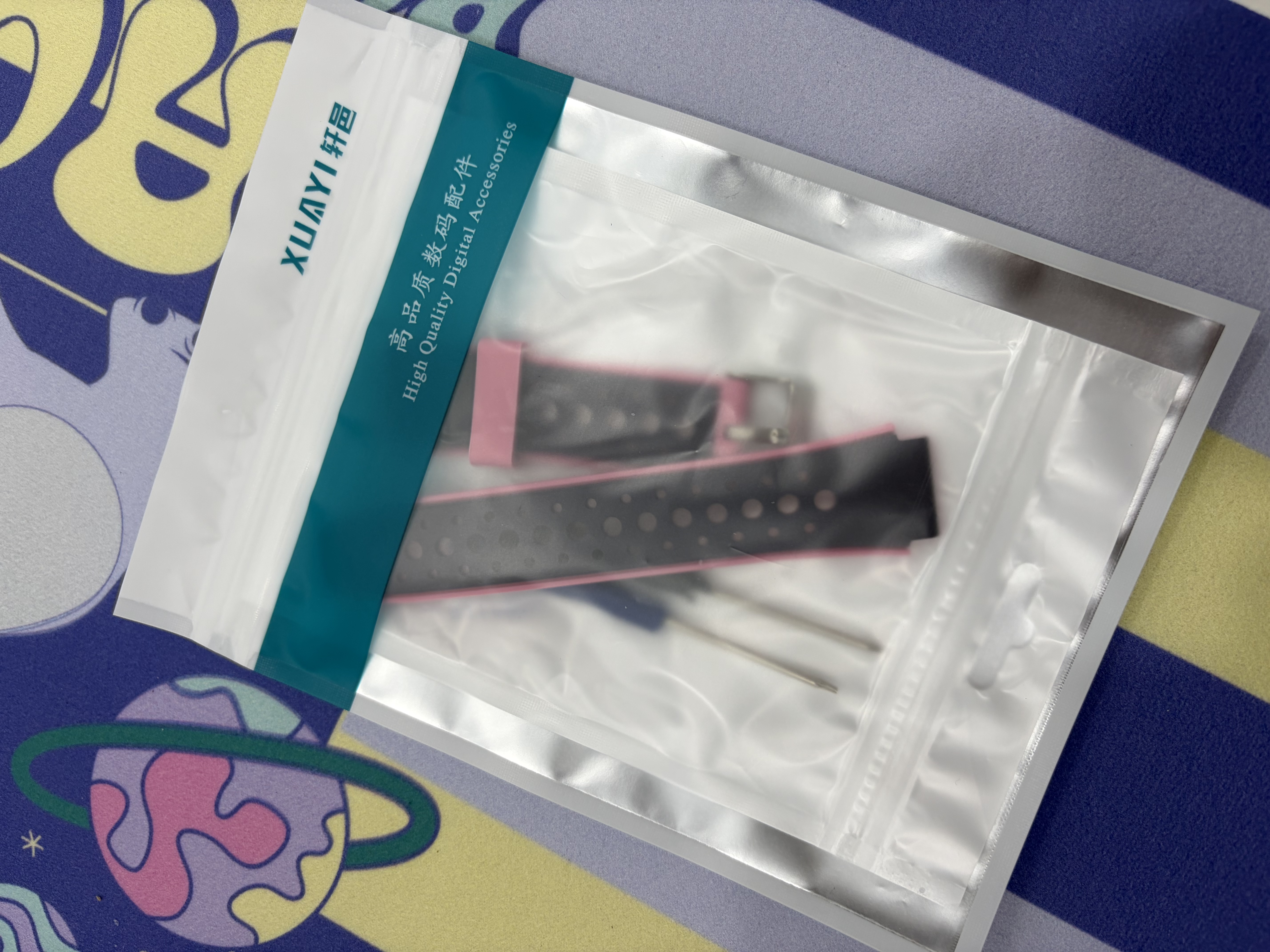 轩邑 适用华为儿童电话手表表带3S/3Pro超能版表带 防水防汗可拆卸硅胶男女通用款 送拆卸工具 星云粉 实拍图