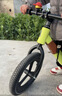 飞鸽儿童平衡车1-3-6岁男女小孩滑行无脚踏自行车宝宝两轮滑步车礼物 12寸镁合金一体充气轮【清新绿】 实拍图