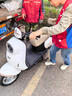 永久电动摩托车 老国货复古踏板长续航智能解锁新国标代步电动车60V20Ah 小龟系列 月釉白【12期免息】 实拍图