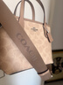 蔻驰（COACH） 女包奢侈品CITY迷你托特包女士斜挎手提包情人节礼物 沙黄色配灰褐色CW032SVPWH 实拍图