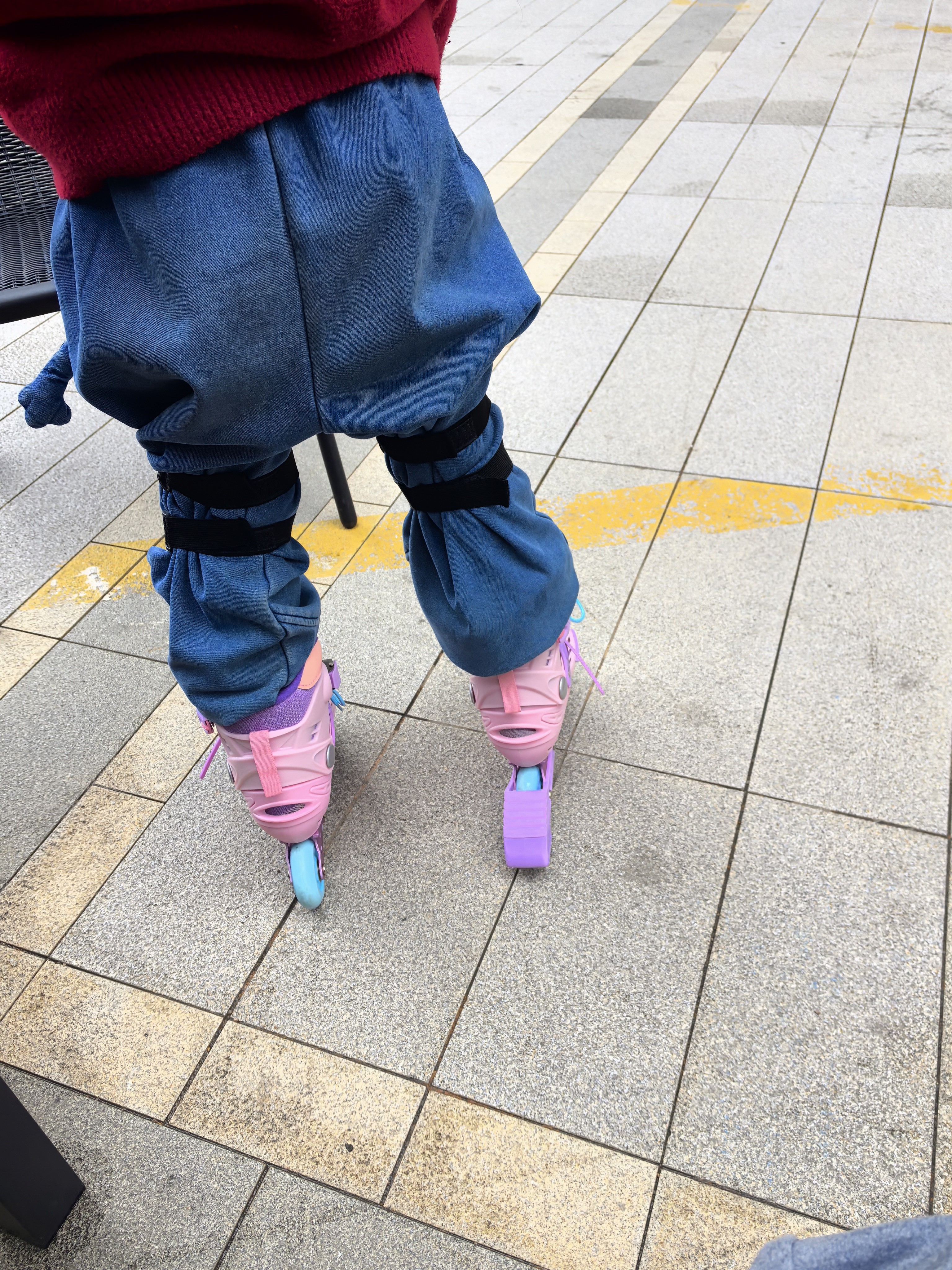 斯威（SWAY）溜冰鞋儿童男女童中小学专业轮滑鞋平花休闲滑冰旱冰鞋成人直排轮 清新粉+头盔护具+一体支架 M (适合6-12岁)日常鞋码32-36 实拍图
