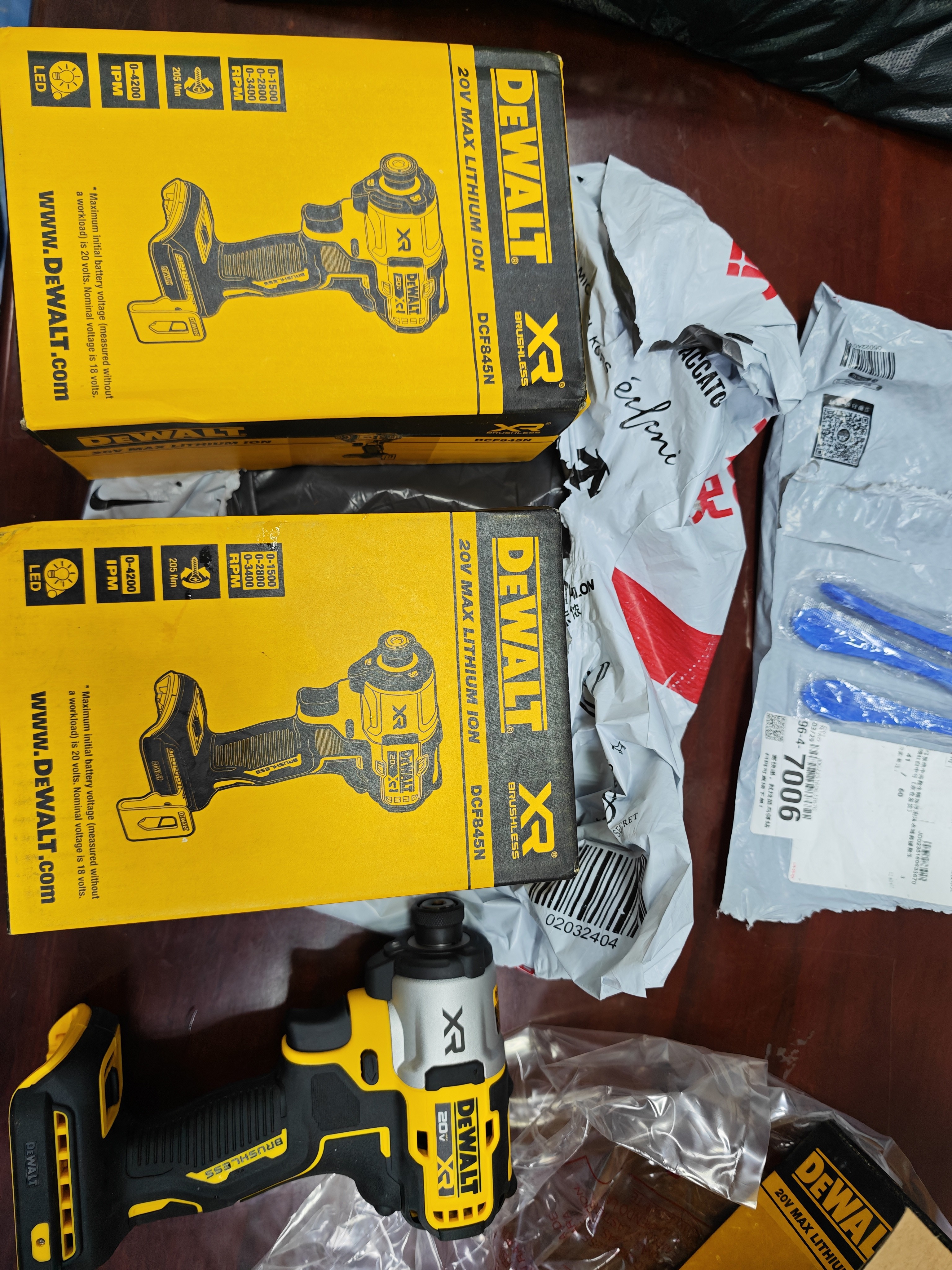 得伟（DEWALT）20V锂电无刷冲击起子电钻单机205Nm超大扭矩DCF845N-A9 实拍图