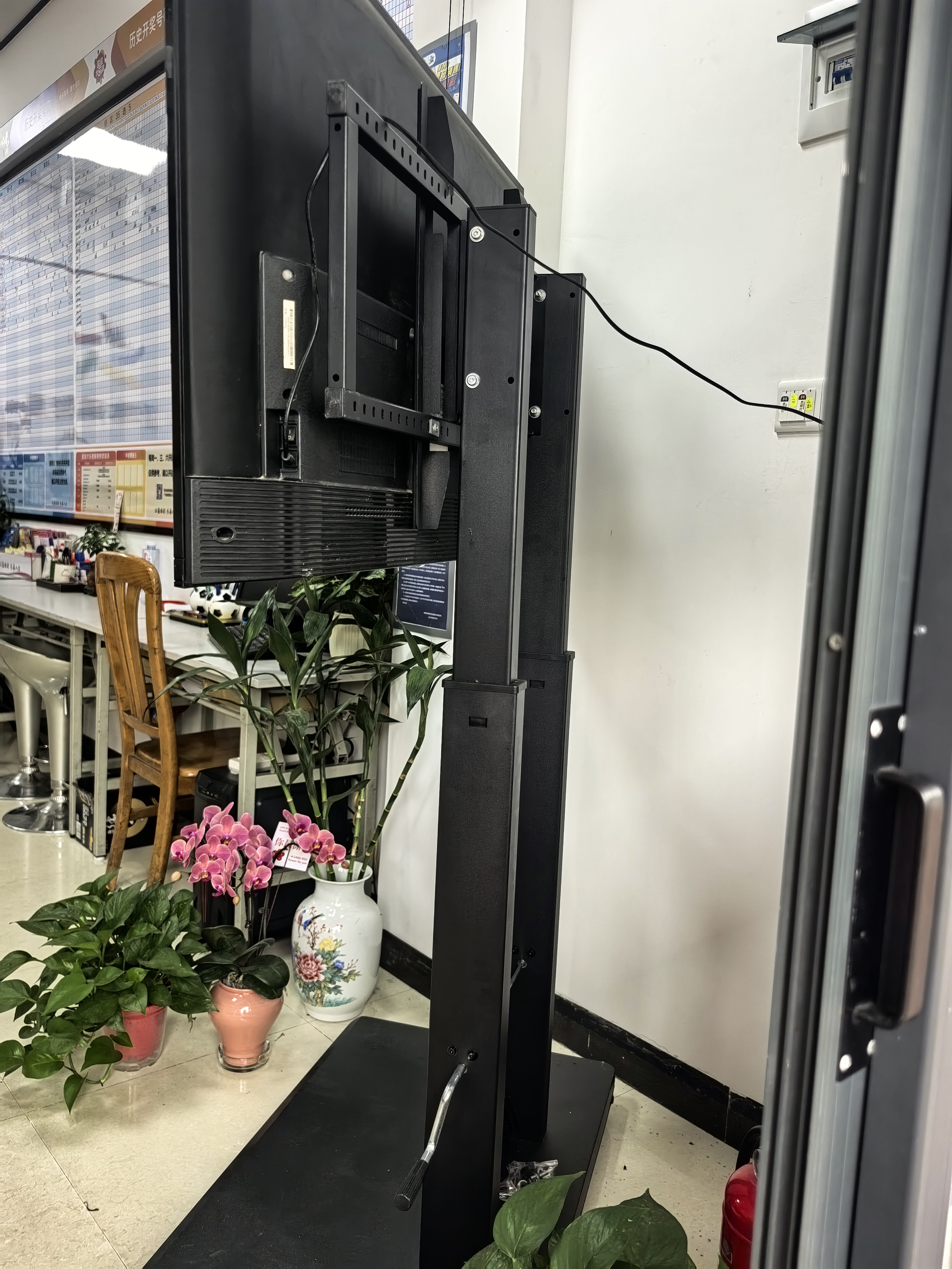 贝石 移动电视支架落地挂架视频会议电视挂架推车适用于海信索尼创维酷开TCL等电视架子立式广告机架子 65-100吋 90°横竖屏旋转 手摇升降 实拍图