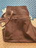 裘真008水桶包女斜挎通勤大容量真皮复古小众植鞣牛皮包包 咖啡色-大号 实拍图