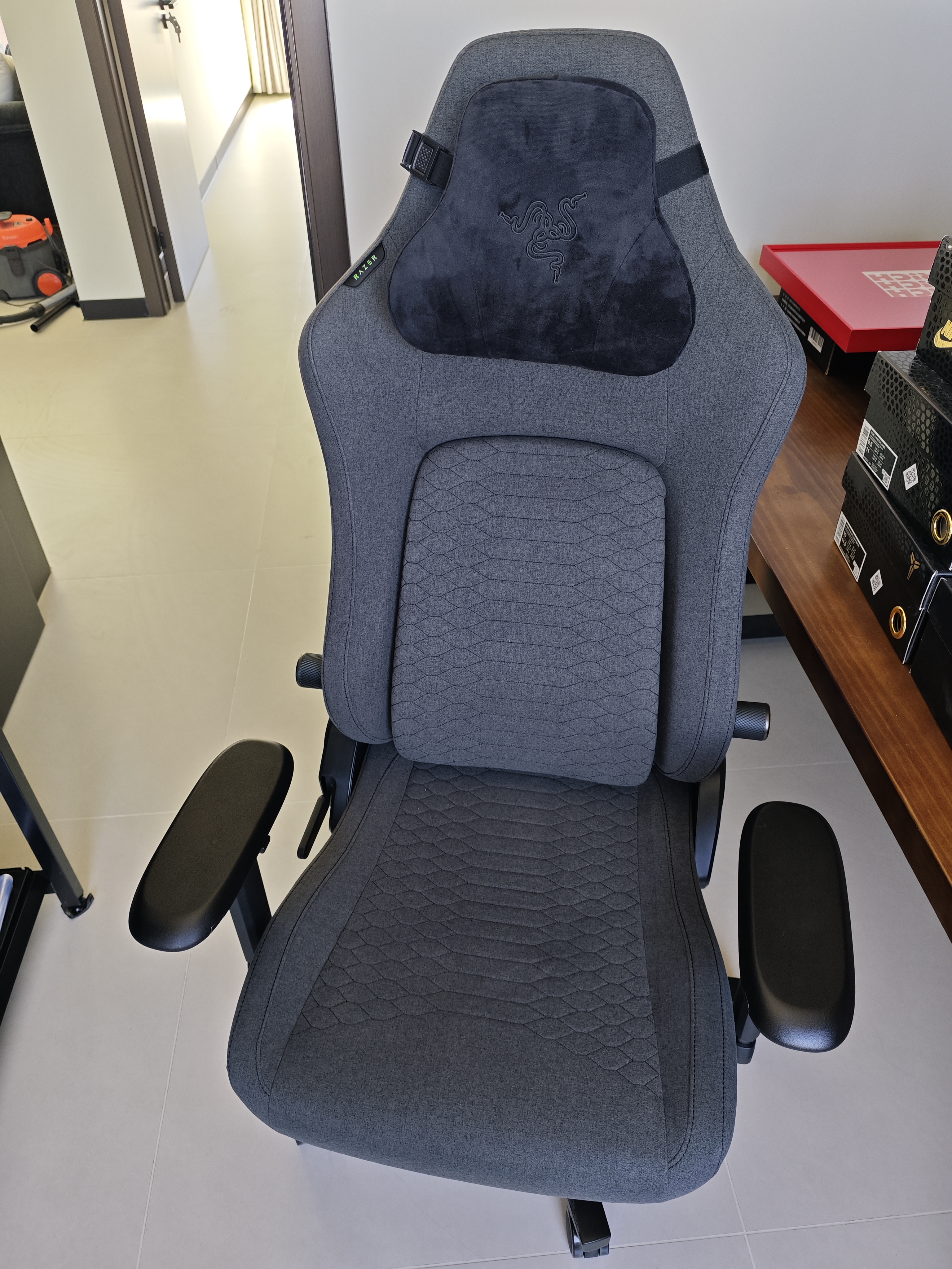 雷蛇（Razer）风神V2织物版电竞椅 人体工学椅子腰垫 深灰（安装不支持退货） 实拍图