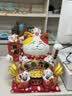 吉猫堂招财猫摆件开业大号自动摇手店铺前台家居客厅装饰发财猫送礼礼品 32CM高【龙鱼招财X生意兴隆】摇手猫 【礼盒+坐垫+围脖】电池插电两用 实拍图
