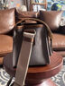 摄侣富士xt50xs20相机包索尼zve10a7c2尼康z30zf微单佳能R50r6单肩斜跨包徕卡dlux8复古摄影包收纳配件 卡其色皮盖头咖色复古包-大号（送进口空气垫肩） 实拍图
