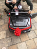 小果冻儿童电动车男女孩六轮仿奔驰大G四轮汽车可坐大人带宝宝六驱童车 黑色+六驱+皮座+硬轮+12V10A电瓶+大礼包 实拍图