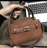 CHARLES&KEITH鳄鱼纹凯莉包手提斜挎婚包包女包生日礼物CK2-50270880-1 Chocolate Croco巧克力鳄鱼纹色（新色） S 实拍图