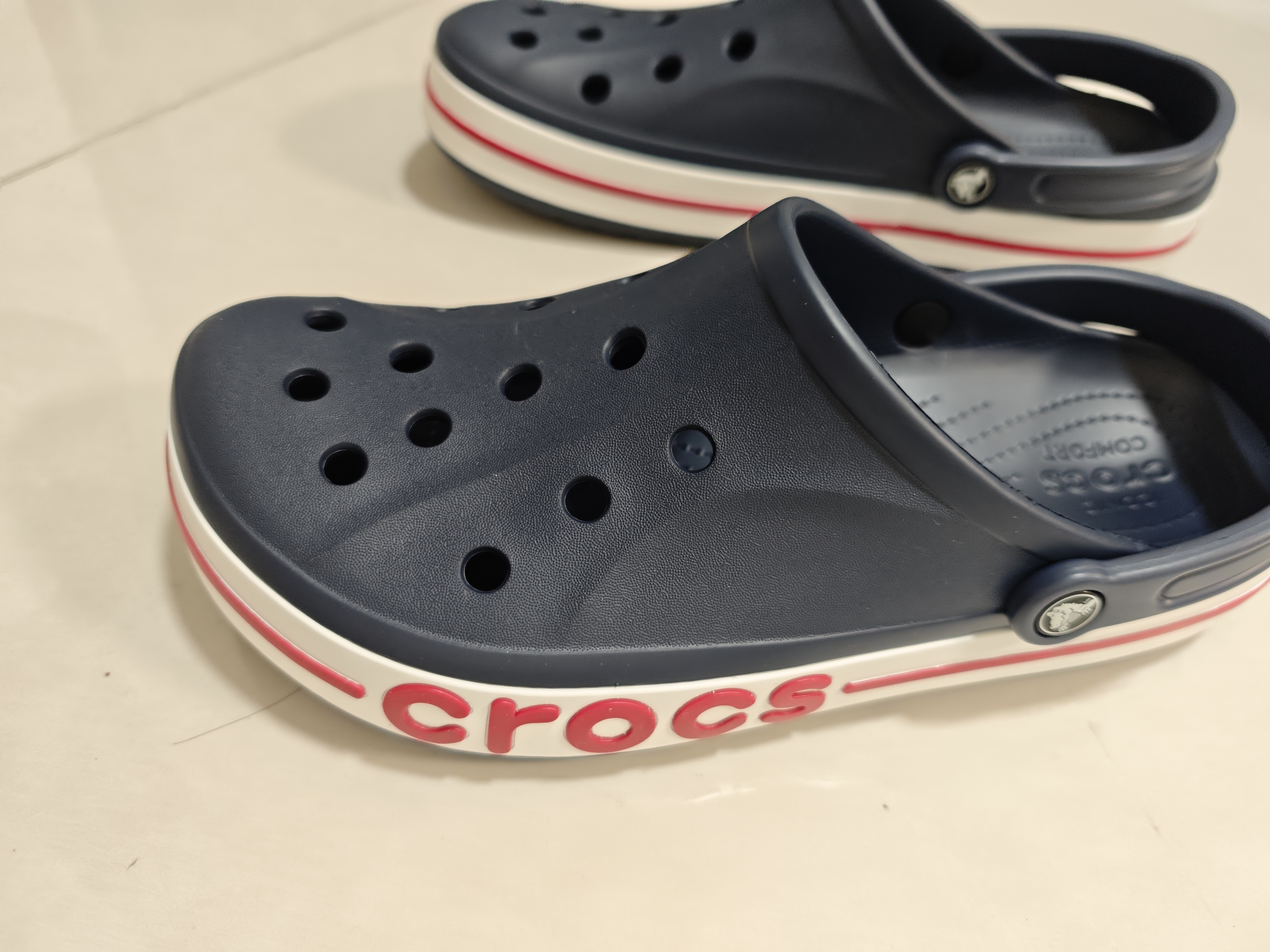 卡骆驰（CROCS）贝雅卡骆班洞洞鞋|205089 深蓝/辣椒红-4CC   46 /47(300mm)   实拍图
