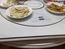 上林春天岩板餐桌椅子全套加热一体暖菜板吃饭桌子高级感2026新款大圆餐桌 亮光雪山白丨铜脚皮椅丨语音唤醒智能暖菜板 1.35米 单餐桌【无椅】 实拍图