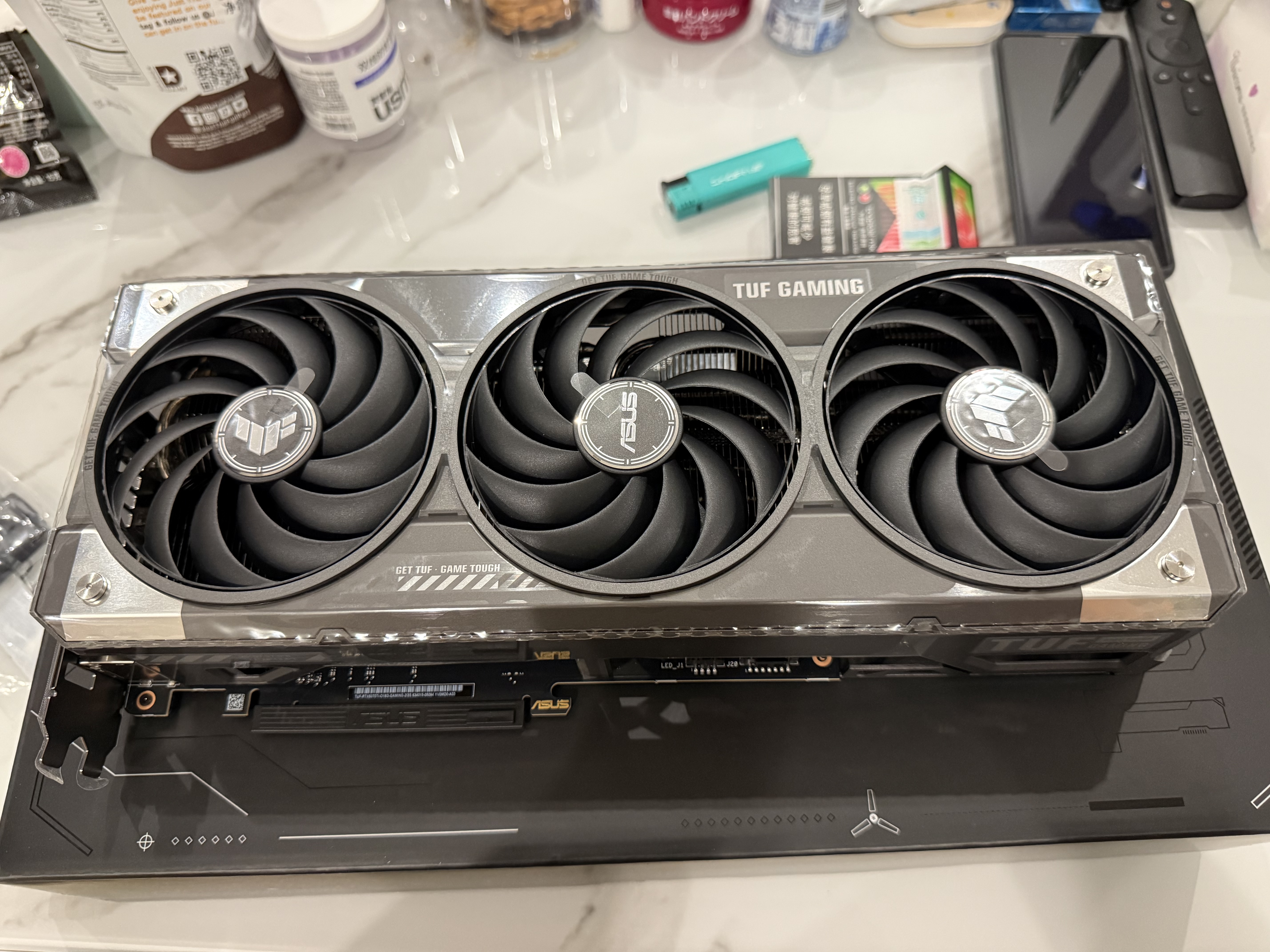 华硕（ASUS）RTX5070TI 16G 电竞特工TUF/ROG猛禽/大师 台式电脑游戏电竞独立显卡 TUF RTX5070TI 16G 特工 显卡 实拍图