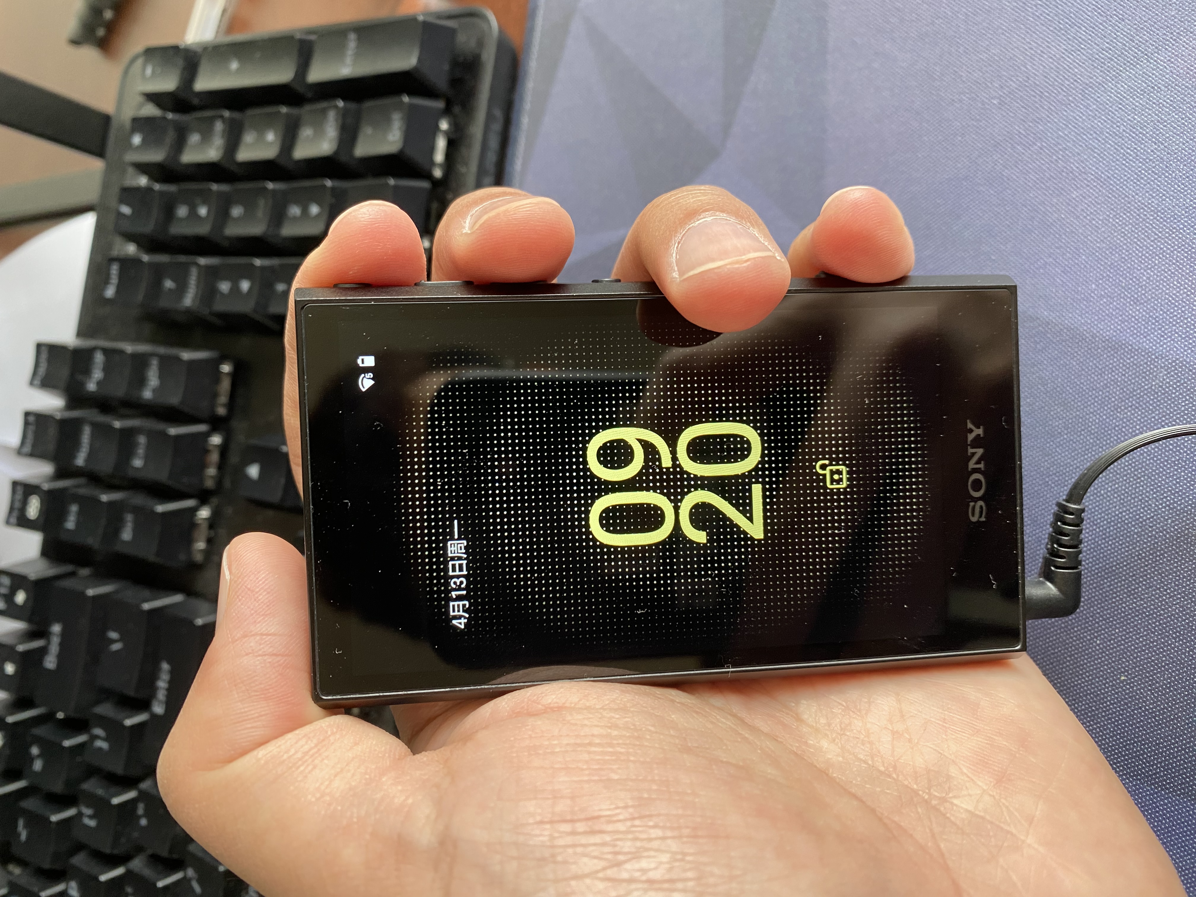 索尼（SONY）NW-A306 无损音乐播放器 无线蓝牙MP3高解析度 内置安卓系统英语便携随身听 礼物送男女友学生孩子 黑色 实拍图