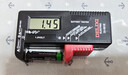 德力西电气电池测试仪电池电量测量显示器测电量检测 数显式 实拍图