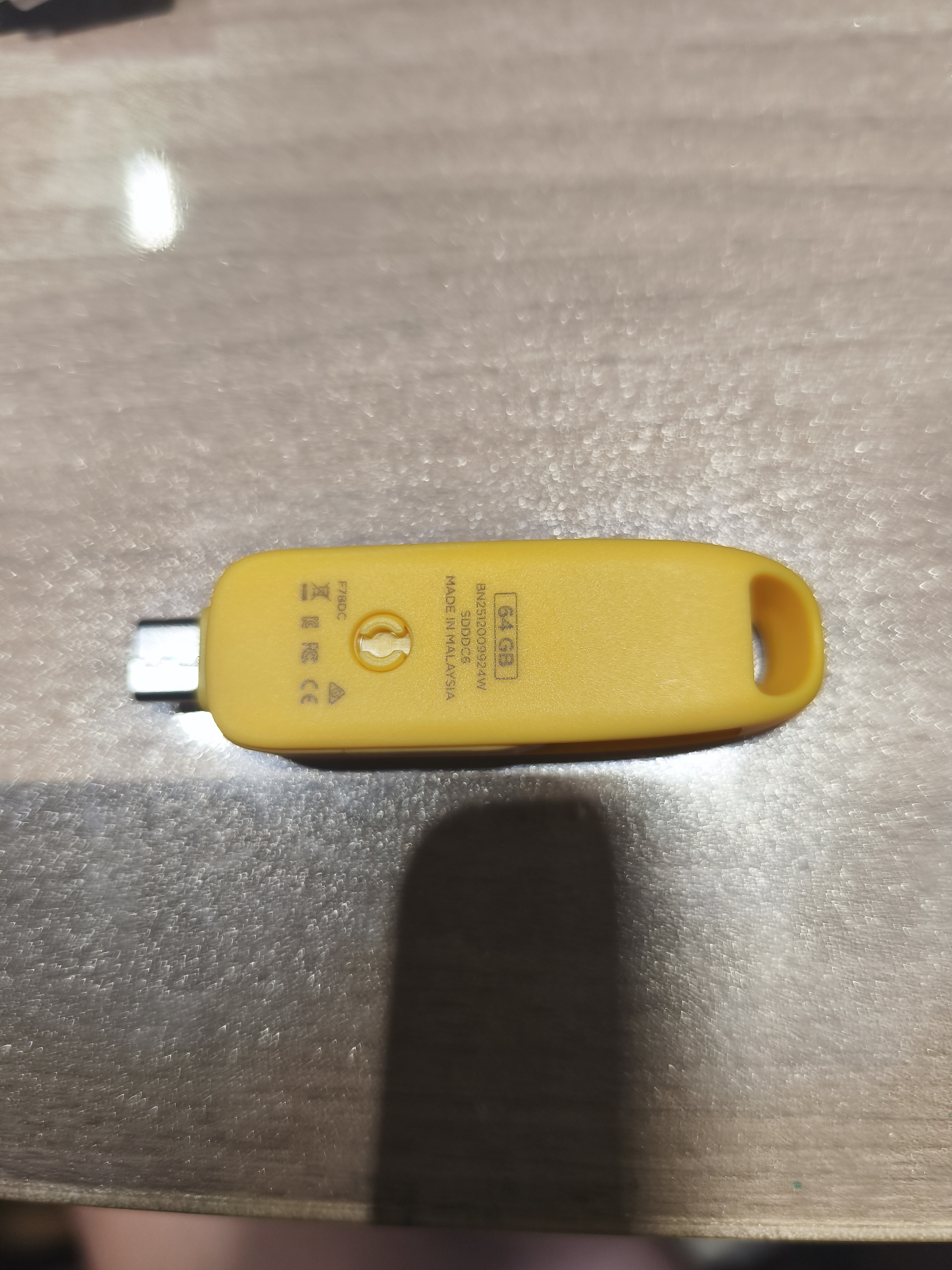 闪迪（SanDisk）64GB Type-C USB3.2 手机U盘DDC6黄色 手机电脑存储盘 双接口大容量优盘 实拍图