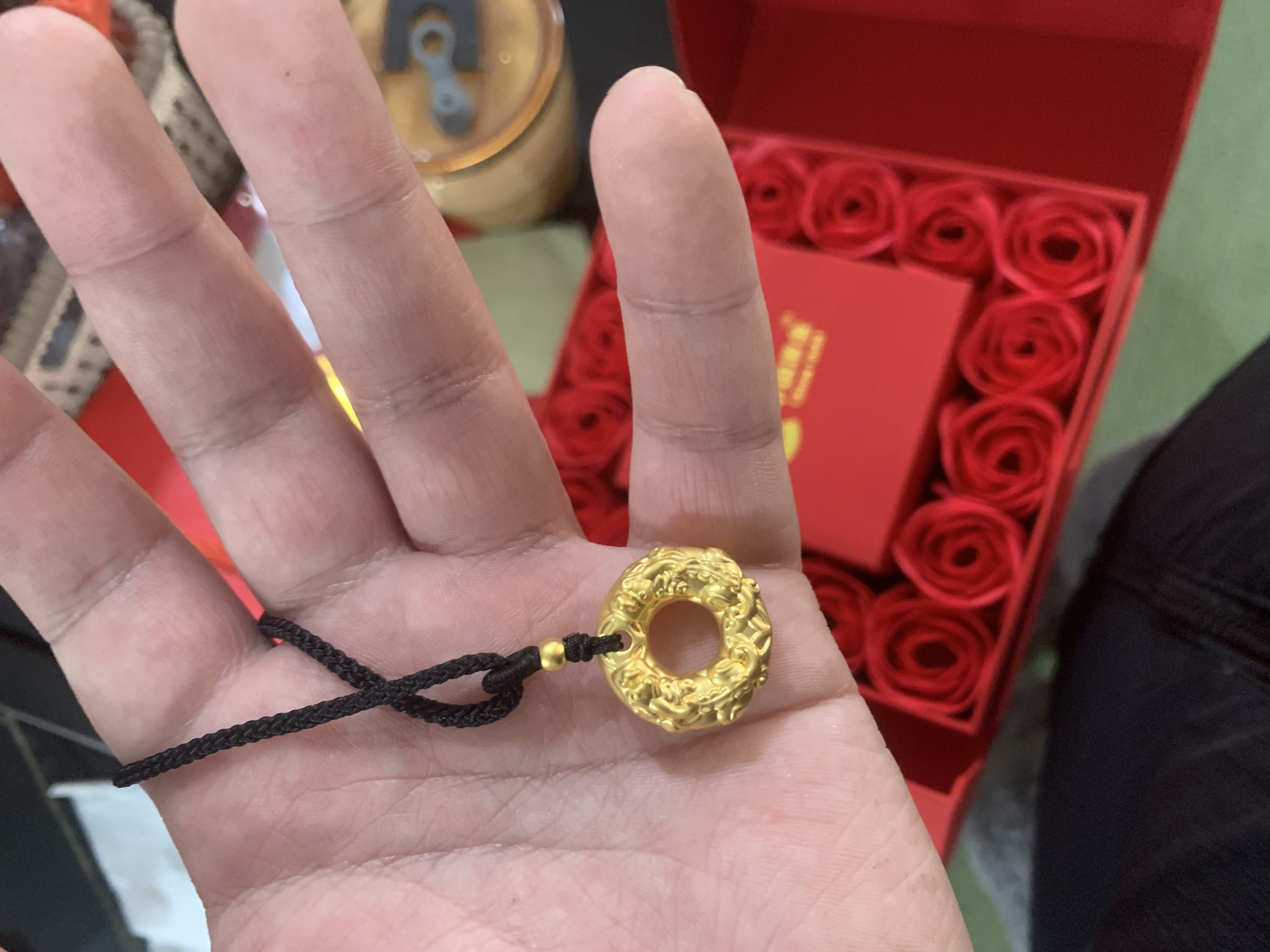 中国黄金（CHINA GOLD）貔貅平安扣黄金吊坠男女款足金项链皮丘挂坠父亲节生日礼物送男友 挚爱礼盒+貔貅吊坠+金珠【黑绳】 约2g 实拍图