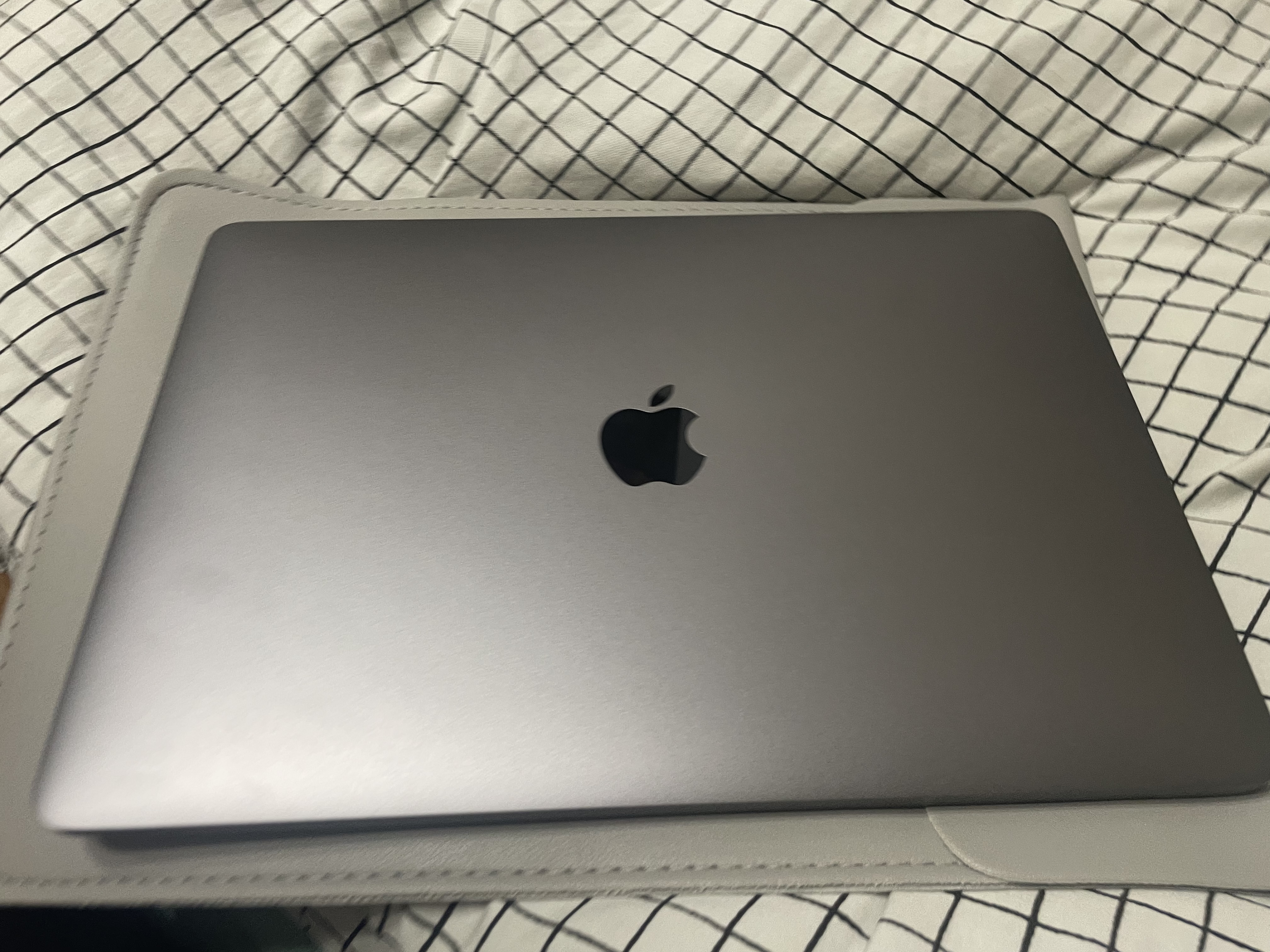 Apple Macbook Pro二手苹果笔记本电脑超强M芯商务办公娱乐设计剪辑开发后期制作 99成新 20款13寸10代i5/16-512G银/灰P42 实拍图