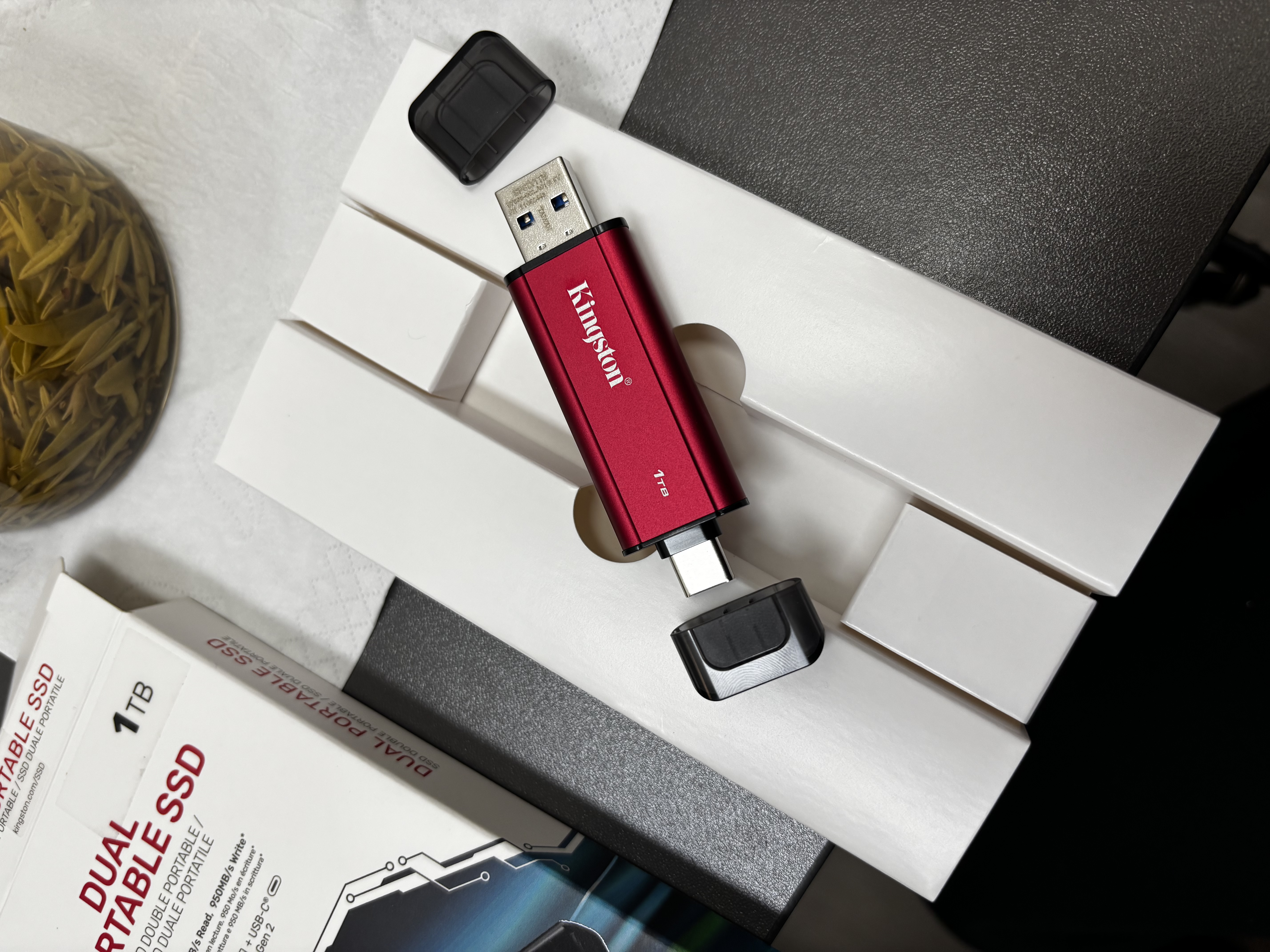 金士顿（Kingston）1TB 移动固态硬盘（PSSD） Type-C USB3.2双接口 手机电脑移动硬盘 PSSD 读数高达1050MB/S  实拍图