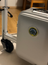 爱尔威（Airwheel）电动行李箱可骑行智能拉杆箱可坐可代步20英寸登机箱 青春版—银 实拍图