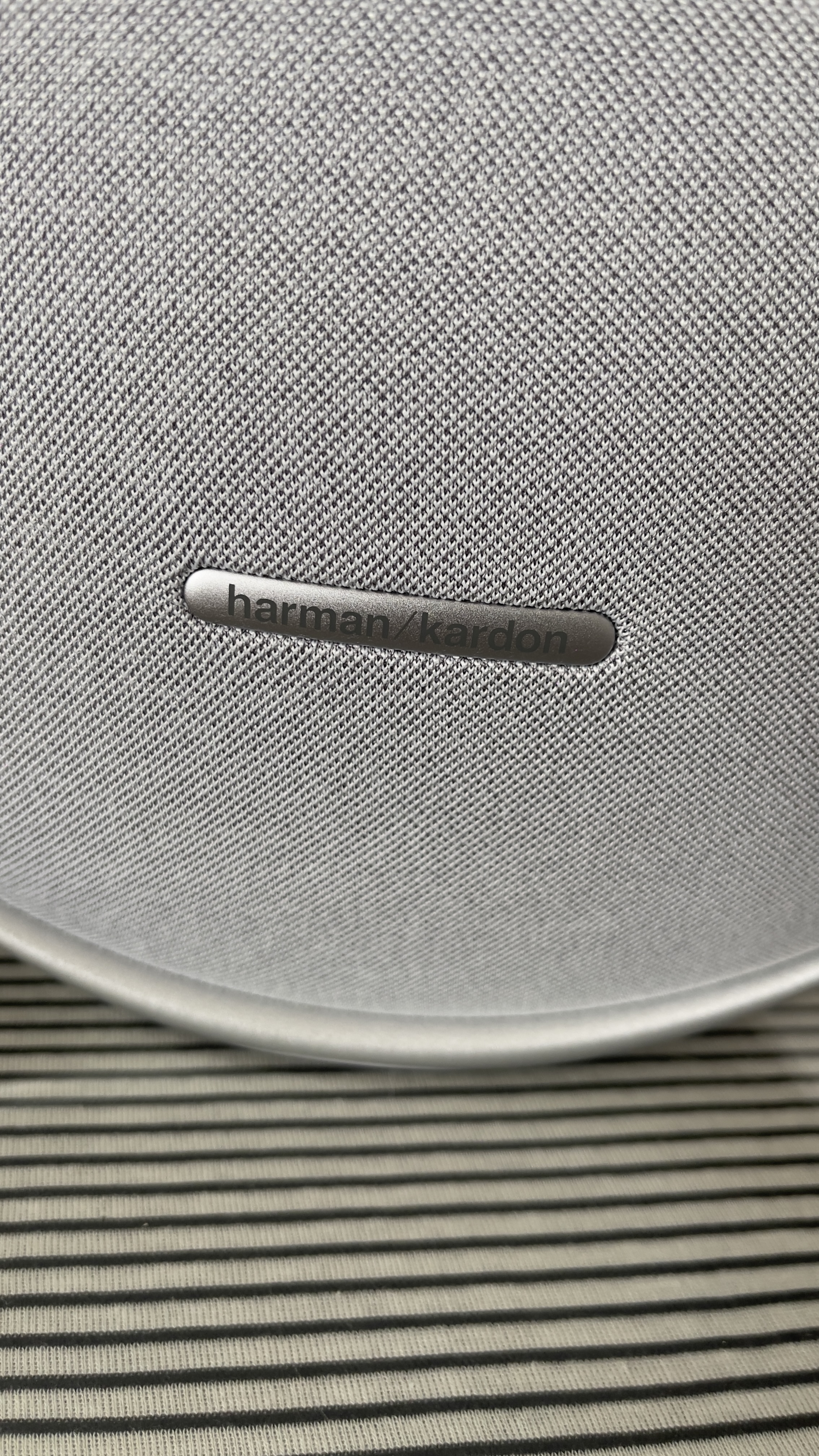 哈曼卡顿（Harman/Kardon）音乐卫星9代家用客厅音响星环9音乐星环7升级ONYX 9家用桌面立体声 哈曼卡顿 户外便携式蓝牙音箱 星环9灰色 实拍图