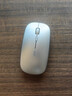 英菲克（INPHIC）M1无线鼠标可充电办公蓝牙三模电量显示静音便携适用于惠普华硕苹果IPAD笔记本电脑无限轻音 【无线-2.4G充电版-轻音按键】太空银 实拍图