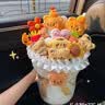 OSKV黄油小熊玩偶花束成品卡通公仔花束可爱少女心生日礼物送闺蜜女友 小熊玩偶花束【送礼袋+灯串】 大号38*22cm 实拍图