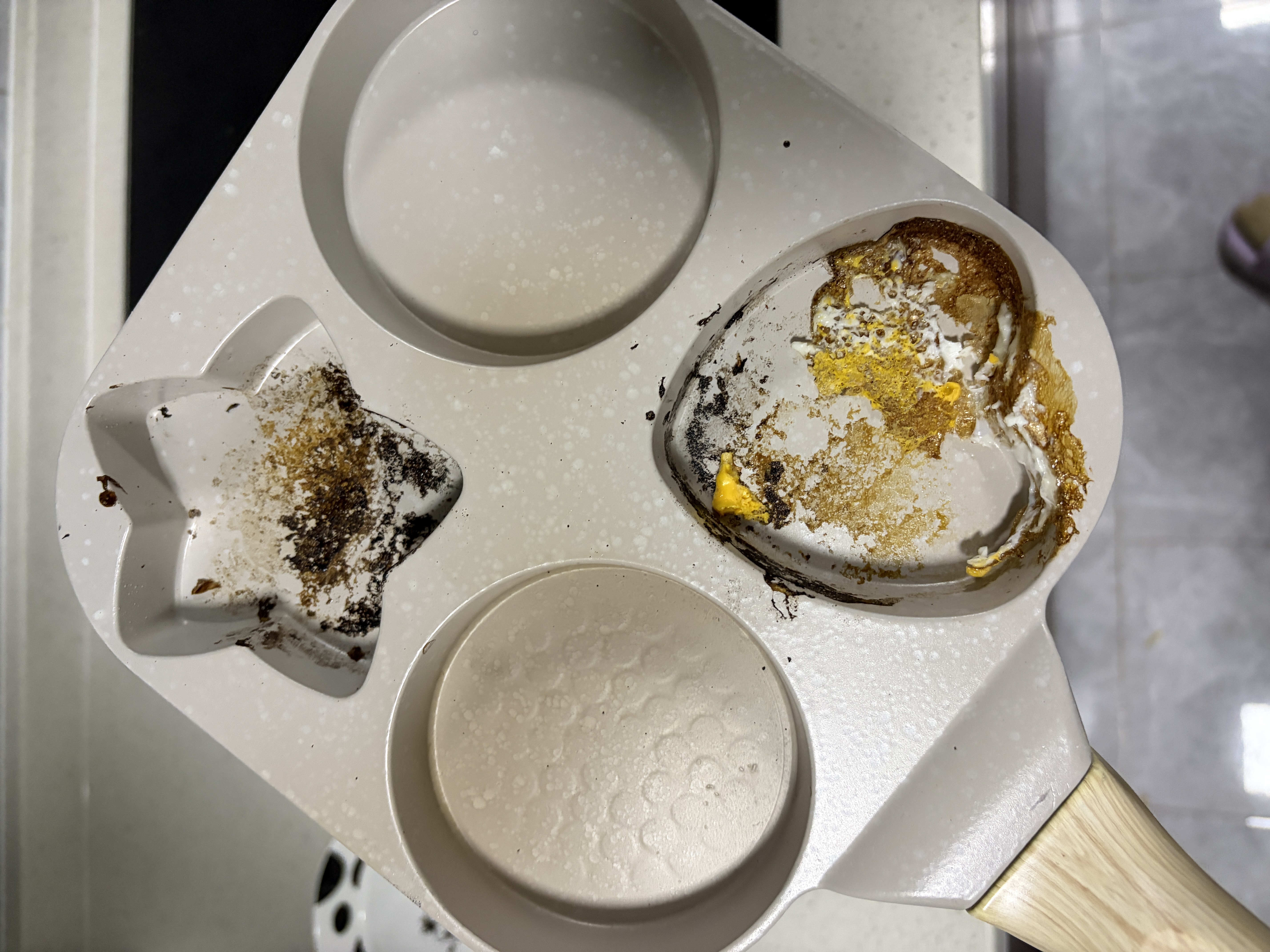 京严平底不粘锅汉堡锅家用多功能玉子烧煎蛋煎饼四孔煎锅厚蛋堡牛排锅 四孔【炉灶通用+加深加厚】 19cm 升级版不焦不糊防烫易清洁 实拍图