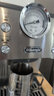 德龙（Delonghi）咖啡机 意式半自动家用15Bar泵压专业压力计 美式咖啡 快速加热技术 可调式奶泡 金属机身EM450.M 银色 小巧机身 稳定压力 定制杯量 自动关机 实拍图