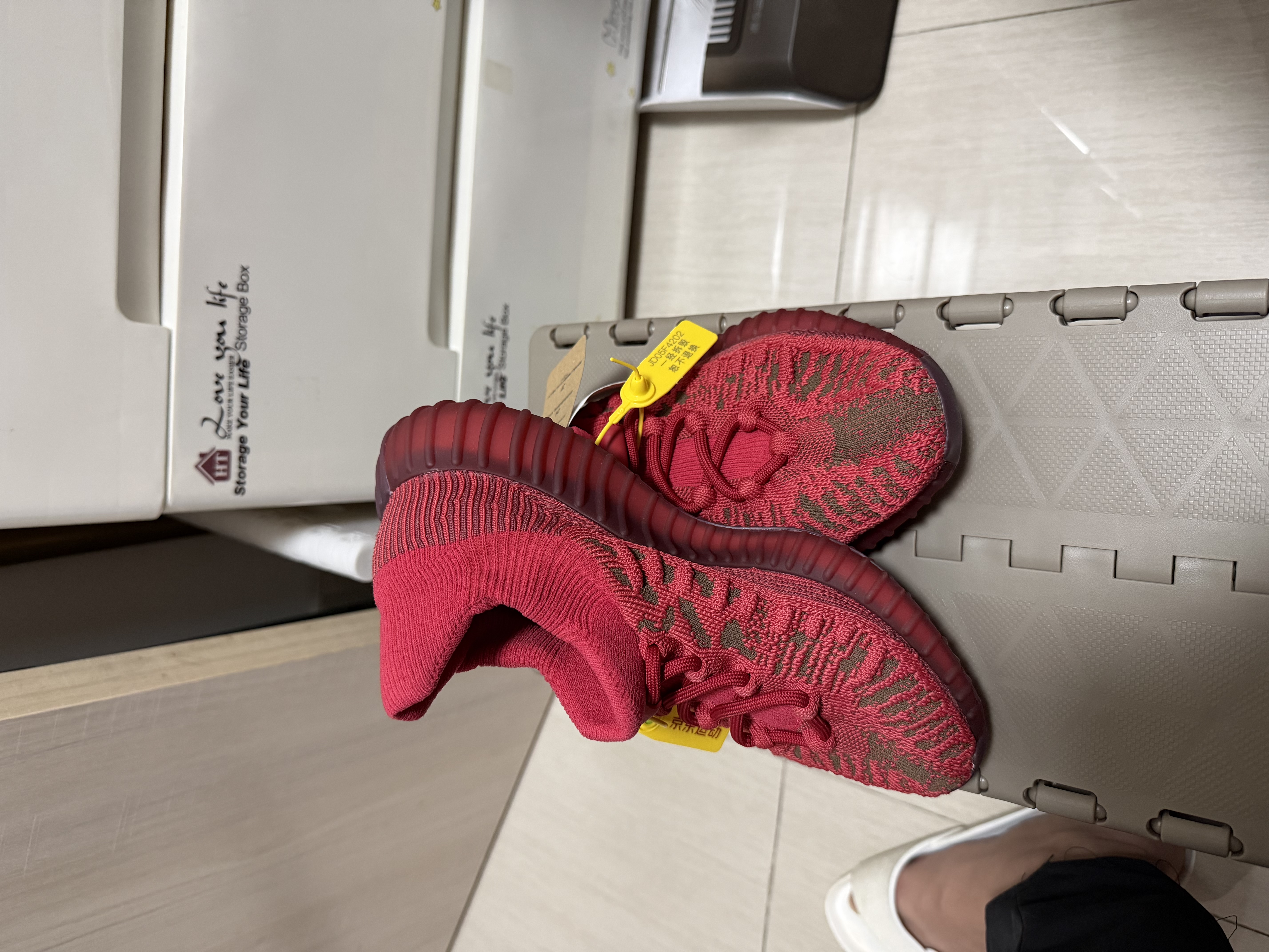 阿迪达斯YEEZY350魔鬼辣椒椰子透气新年红男女休闲鞋 GW6945 38 实拍图