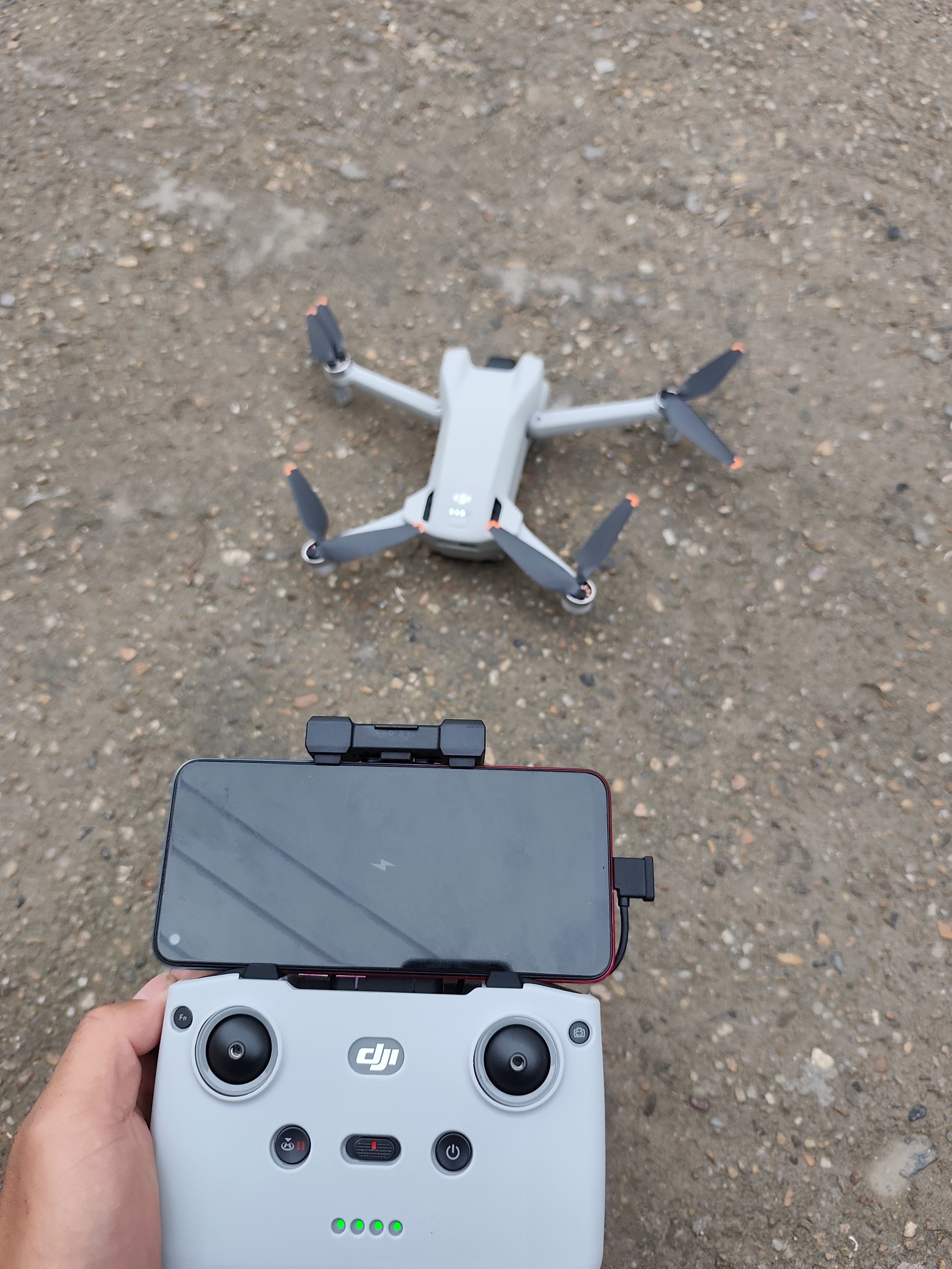 大疆（DJI）Mini 3 入门优选航拍无人机 迷你续航飞行器 适配高清带屏遥控器 智能高清拍摄 Mini 3 标准双电+128G卡礼包 官方标配（不含随心换） 实拍图