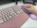 罗技（Logitech）Wave Combo 无线人体工学键鼠套装 垂直鼠标 无线蓝牙鼠标 办公键盘 无线键盘 蓝牙键盘 粉色 实拍图