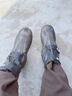 呈爱雨鞋套加厚耐磨防滑硅胶防水鞋套成人防雨男士女士雨靴套骑行鞋套 透灰高筒双排扣（高位防水+防滑耐磨+易穿脱） 适合鞋码：38-39 实拍图