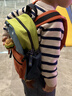 SHUKIKU儿童书包幼儿园背包防丢户外旅游防泼水超轻双肩包橙红S+码 实拍图