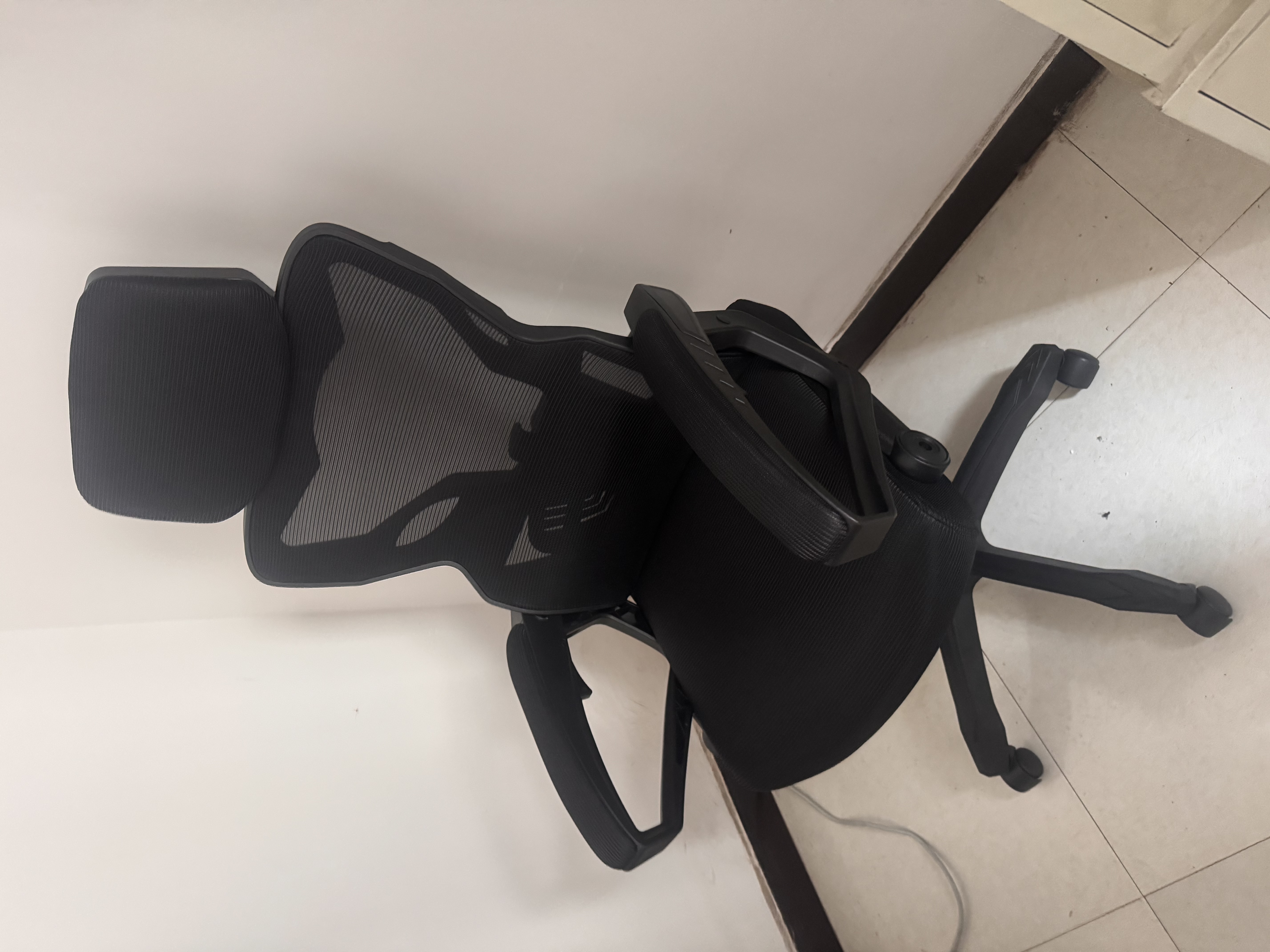 朗域轩品人体工学电竞椅人工力学座椅久坐护腰宿舍游戏电脑椅子可躺写字椅 【升级四向腰托】骁骑黑丨定型海绵-1级气杆 120-155度(含) 联动扶手 四向腰托 实拍图