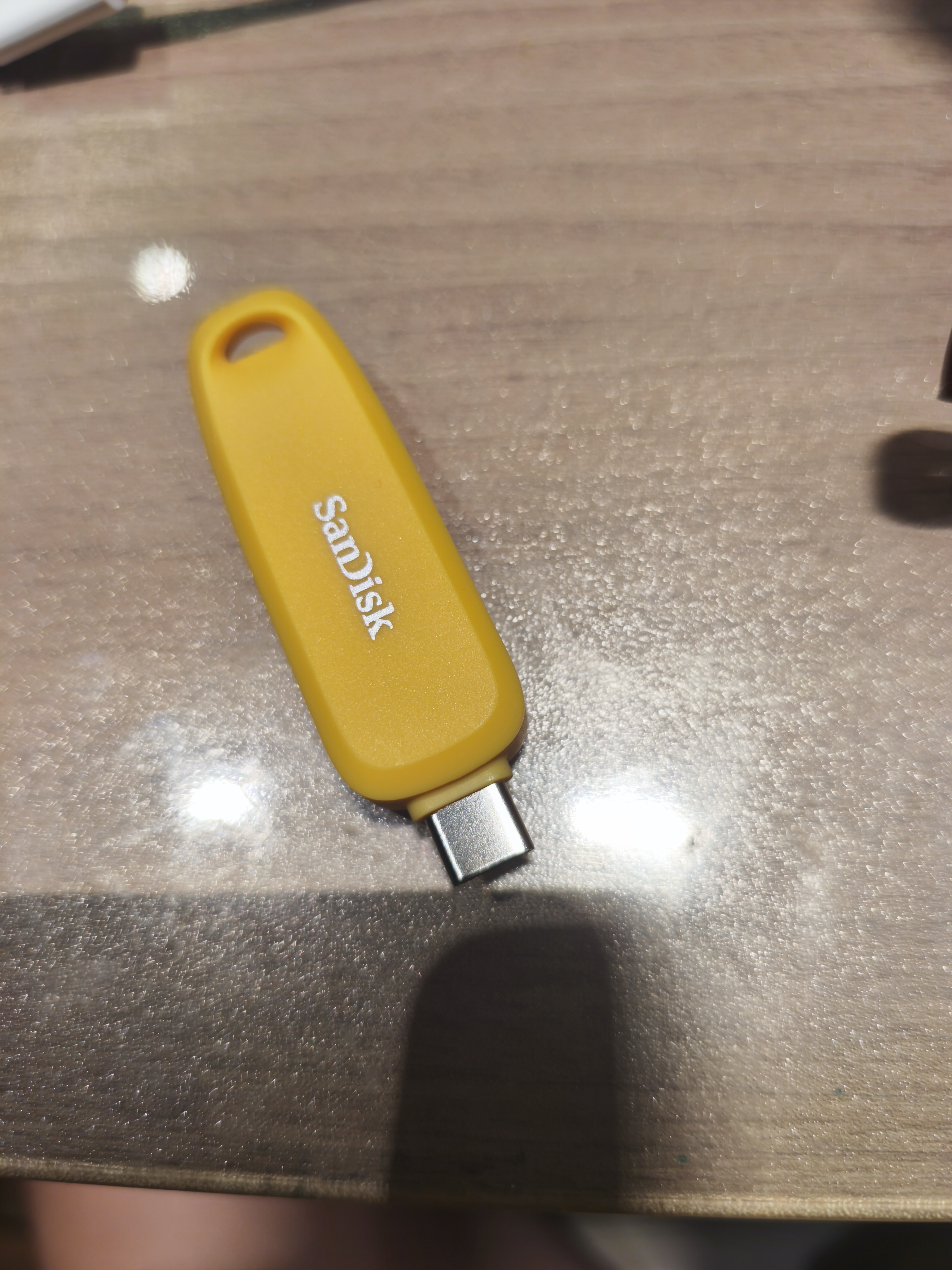 闪迪（SanDisk）64GB Type-C USB3.2 手机U盘DDC6黄色 手机电脑存储盘 双接口大容量优盘 实拍图