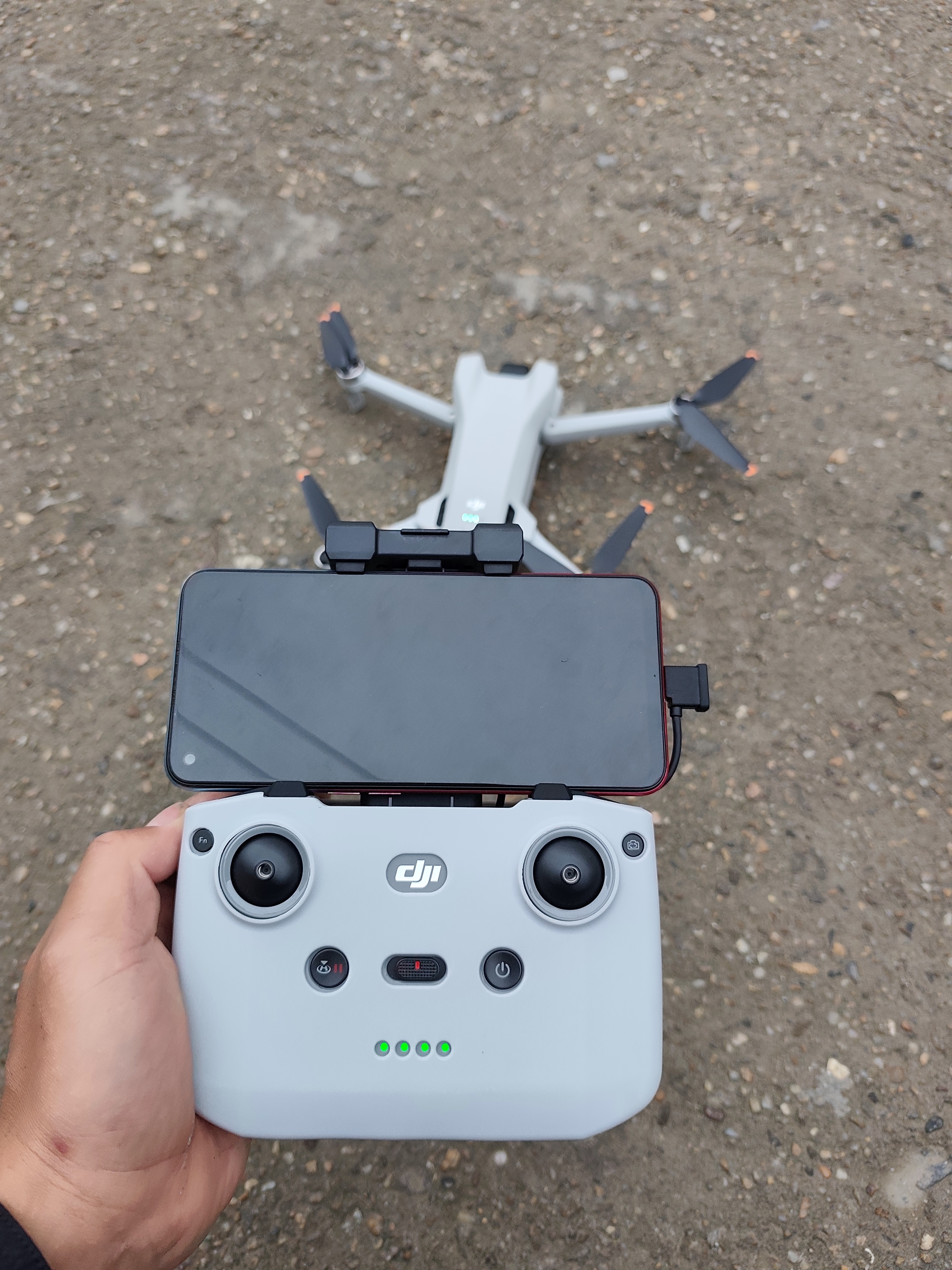 大疆（DJI）Mini 3 入门优选航拍无人机 迷你续航飞行器 适配高清带屏遥控器 智能高清拍摄 Mini 3 标准双电+128G卡礼包 官方标配（不含随心换） 实拍图