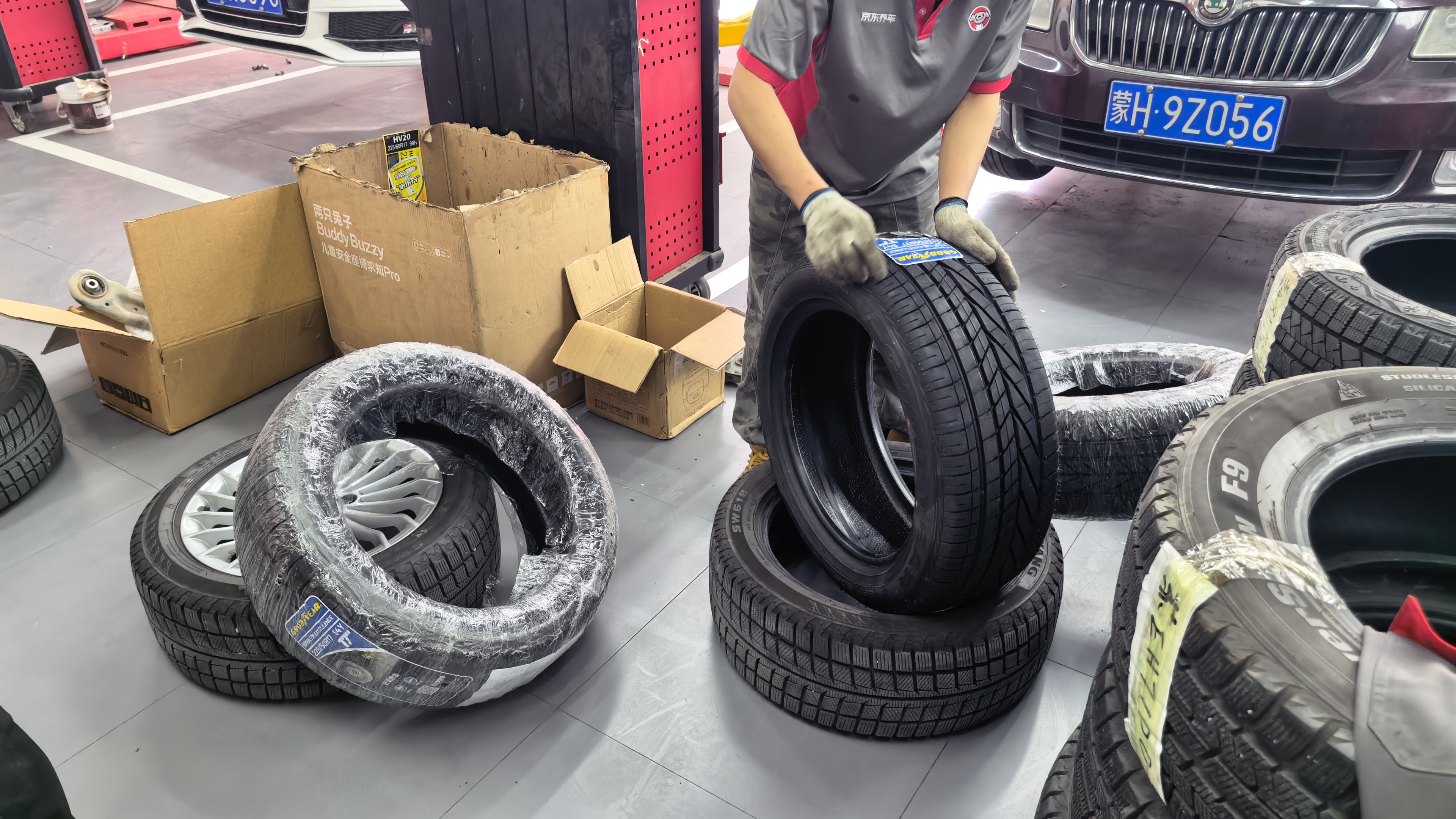 固特异（Goodyear）汽车轮胎 225/50R17 94Y EXCELLENCE 三能 AO 原配奥迪A4 实拍图