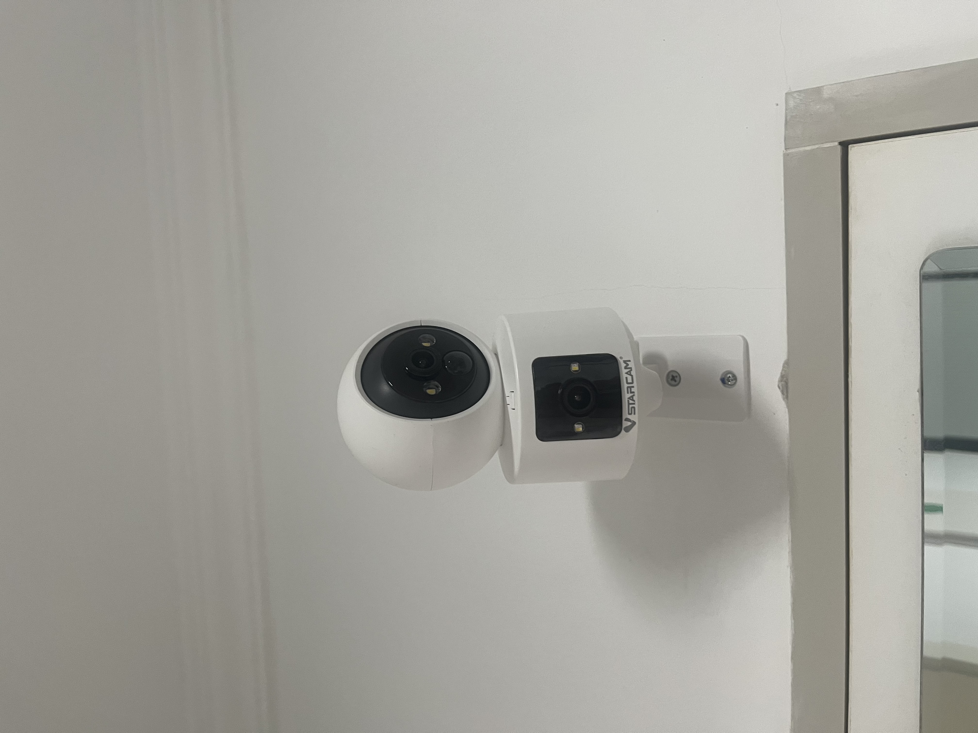 威视达康  4g手机远程监控无线摄像头无需连wifi免插电电池家用监控器360度无死角带夜视全景室内看护门口 【WIFI充电云台版】一键呼叫+超长待机+双镜头 64G 室内监控 实拍图