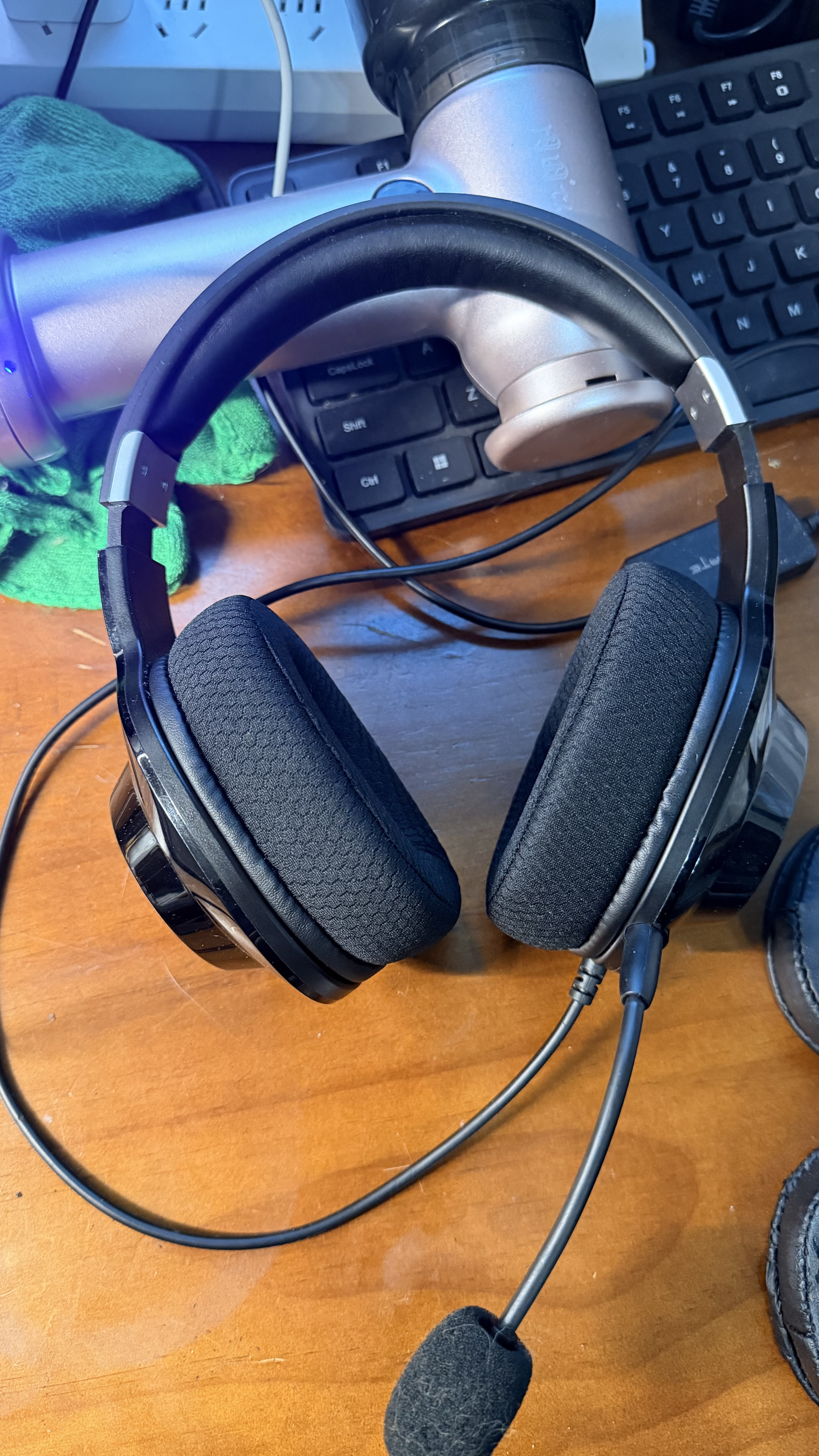 魔音王适用于HECATE漫步者G2耳罩耳套pro头戴式耳机专业版海绵保护套皮套头梁横梁换皮耳帽更换替换配件 黑色【网布款】耳套一对+黑网头梁+送内六角 实拍图