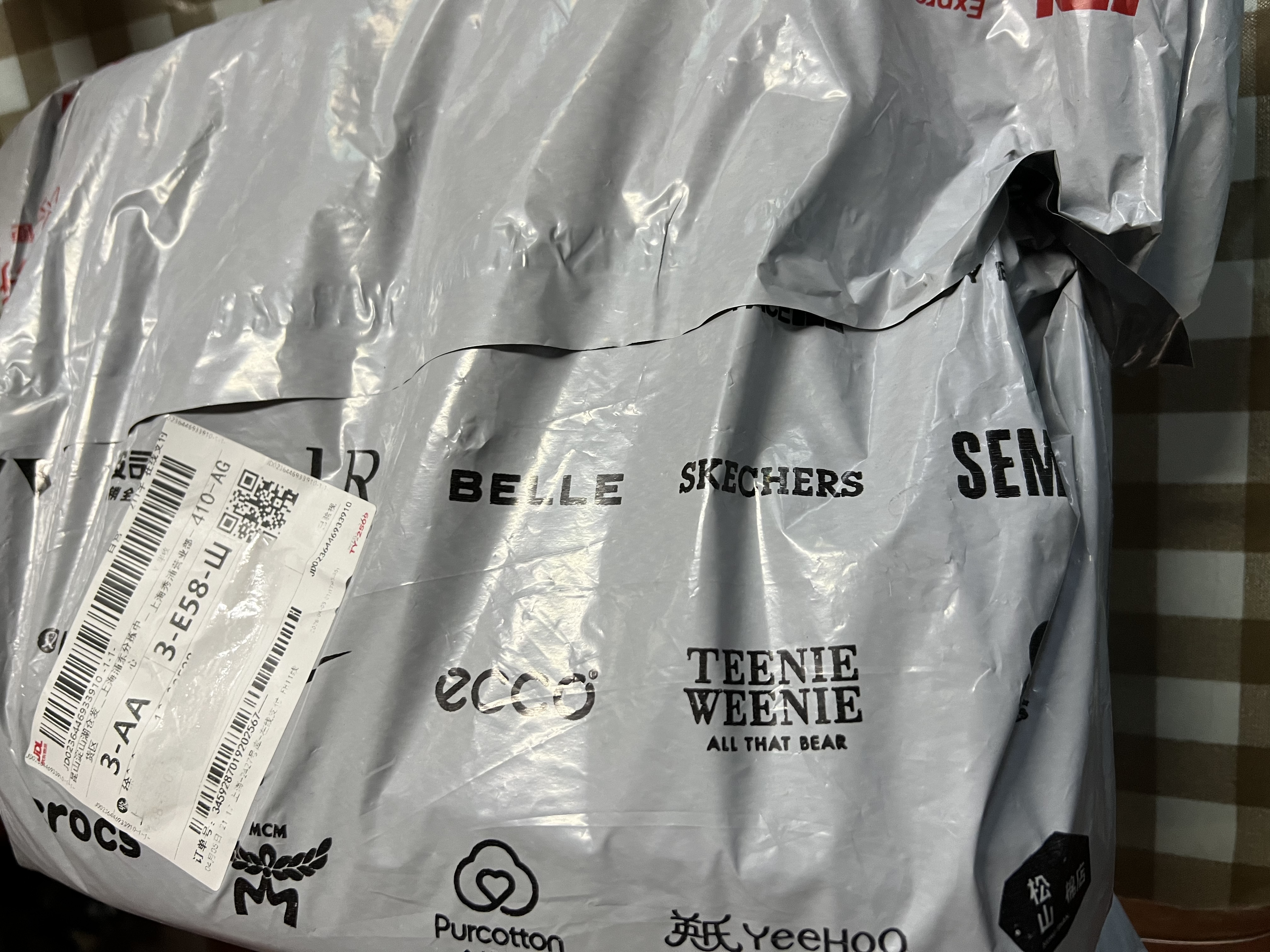 洁丽雅（Grace）乳胶枕头定型枕 天然乳胶学生宿舍按摩枕头单人一只（含内外套） 实拍图