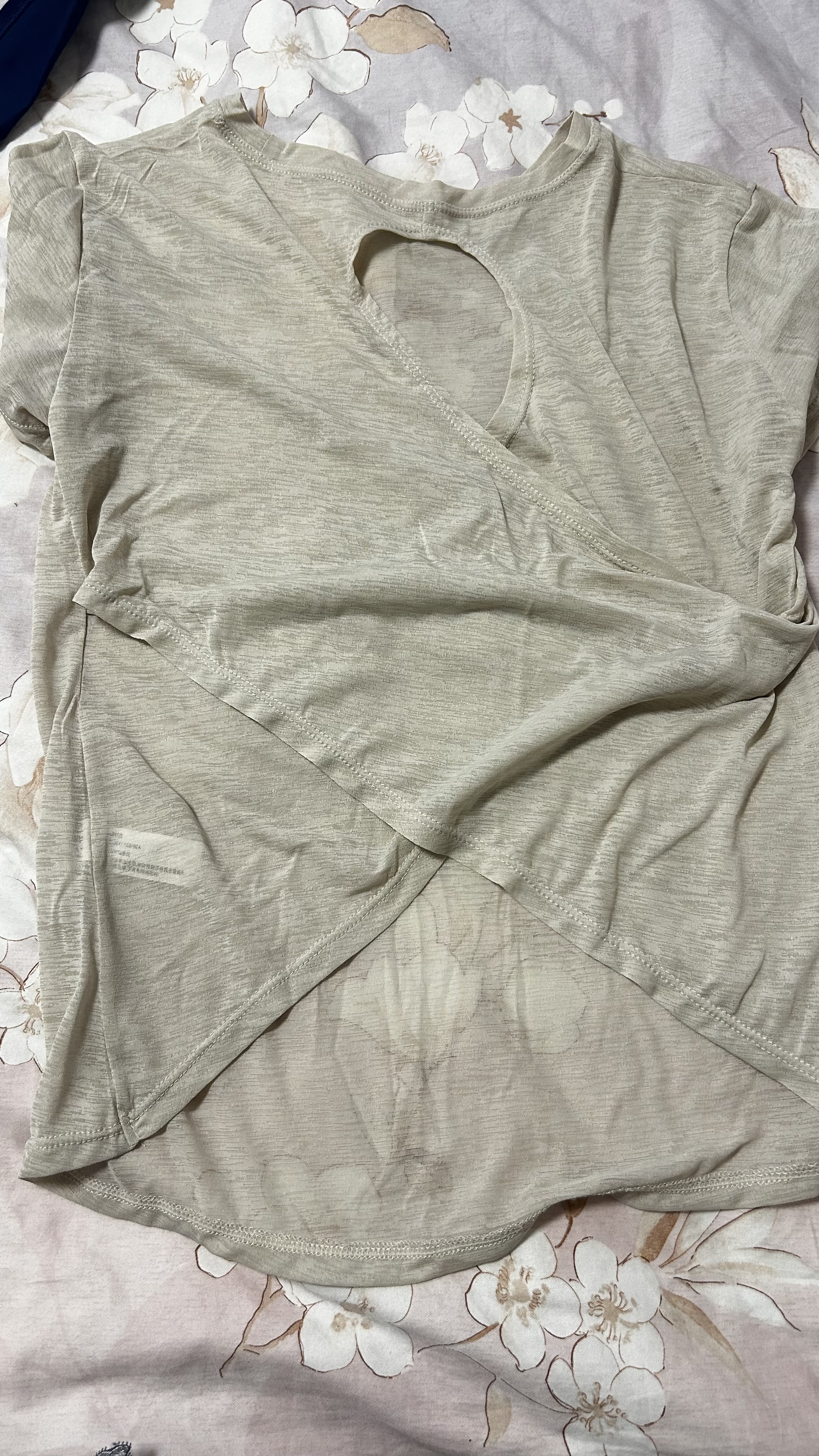 亮浸浸瑜伽服罩衫女运动美背短袖t恤跑步瑜伽普拉提宽松竹节纱健身上衣 白蛋白 S （80-98斤） 实拍图