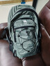 骆驼户外双肩包男女徒步旅行运动登山包大容量轻便背包书包 A9W3C3135A-银灰 均码 实拍图