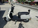 绿源（Luyuan）电动摩托车M7U74公里长续航国民好车60V5块铅酸电池大动力1000W电机电瓶车代步通勤雾状灰 实拍图