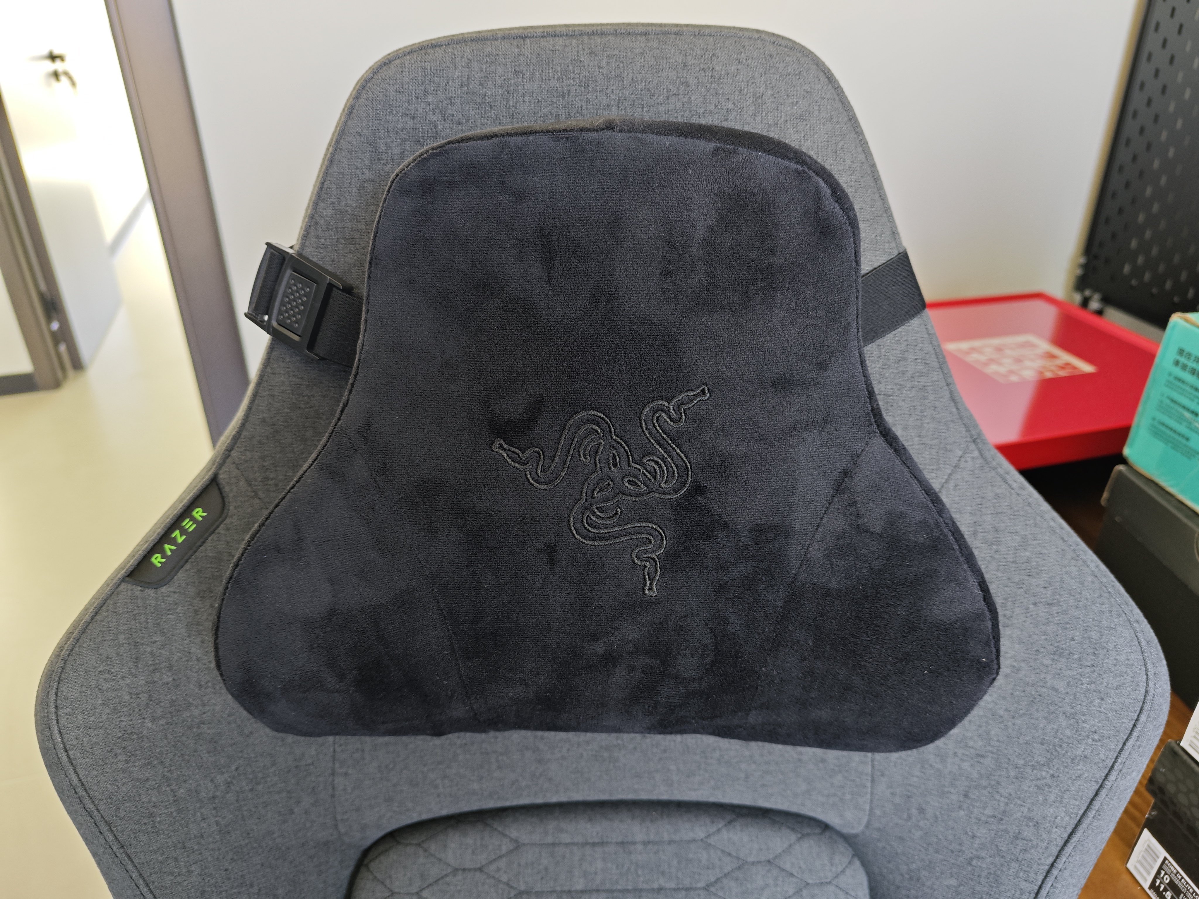 雷蛇（Razer）风神V2织物版电竞椅 人体工学椅子腰垫 深灰（安装不支持退货） 实拍图