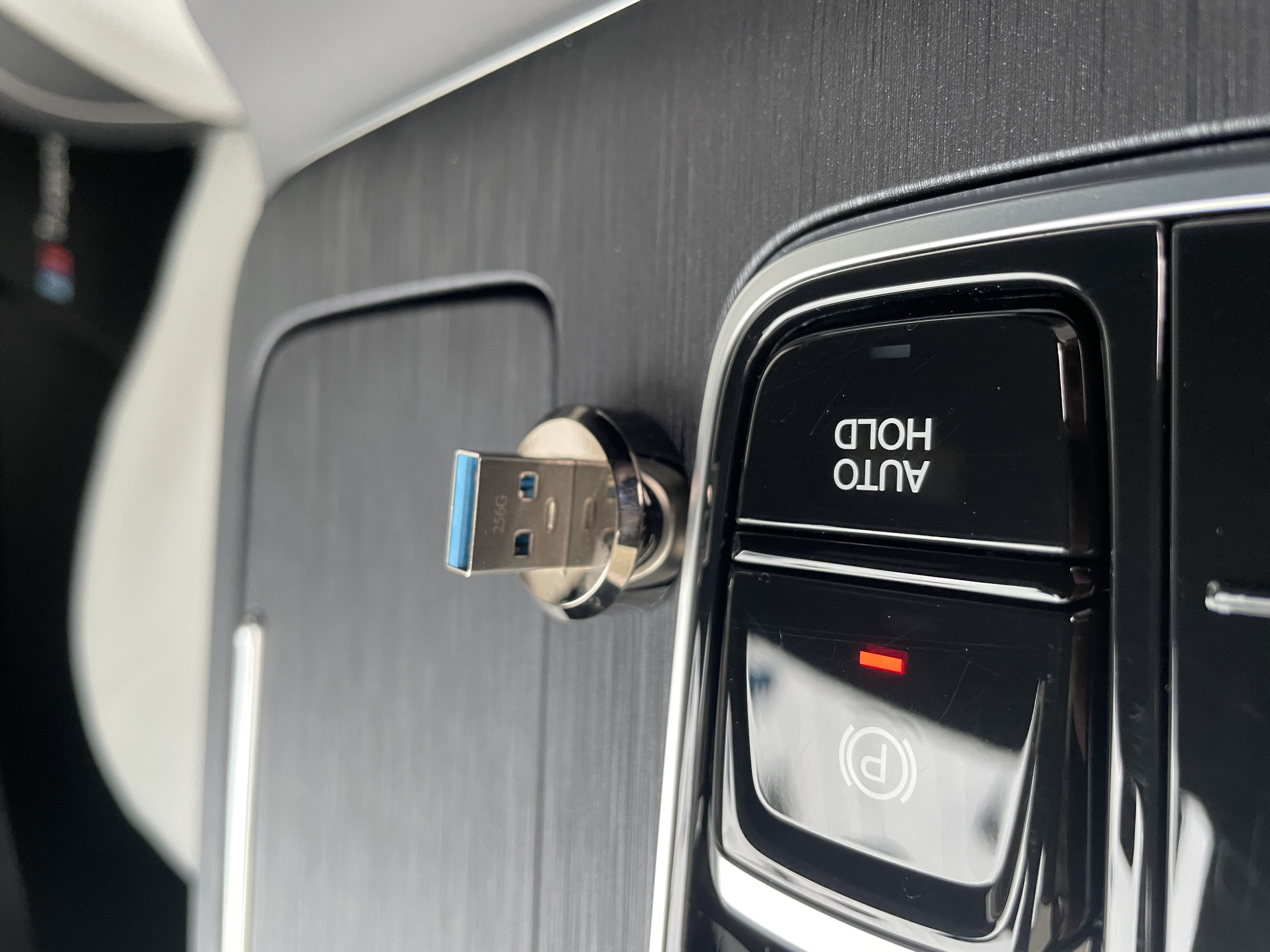 GETEA适用于360全景行车记录仪USB3.0高速U盘道可视丰田本田大众奥迪全景影像大容量fat32车载优盘 256G新款（超迷你 | 锌合金 | RGB灯效） 实拍图
