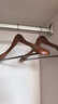 京东京造实木衣架子衣服架衣挂衣服撑西装大衣架无痕宽肩衣架 4个复古色 实拍图